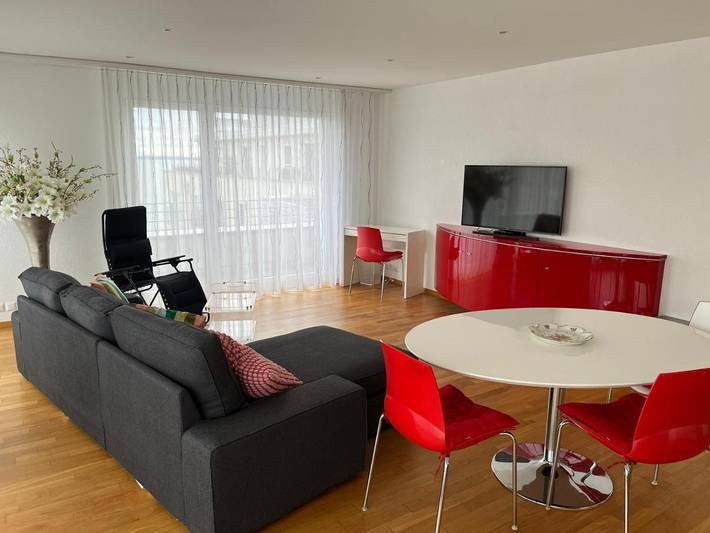 Gîte pour 2 personnes, avec terrasse ainsi que vue sur le lac et vue, animaux acceptés à Thal