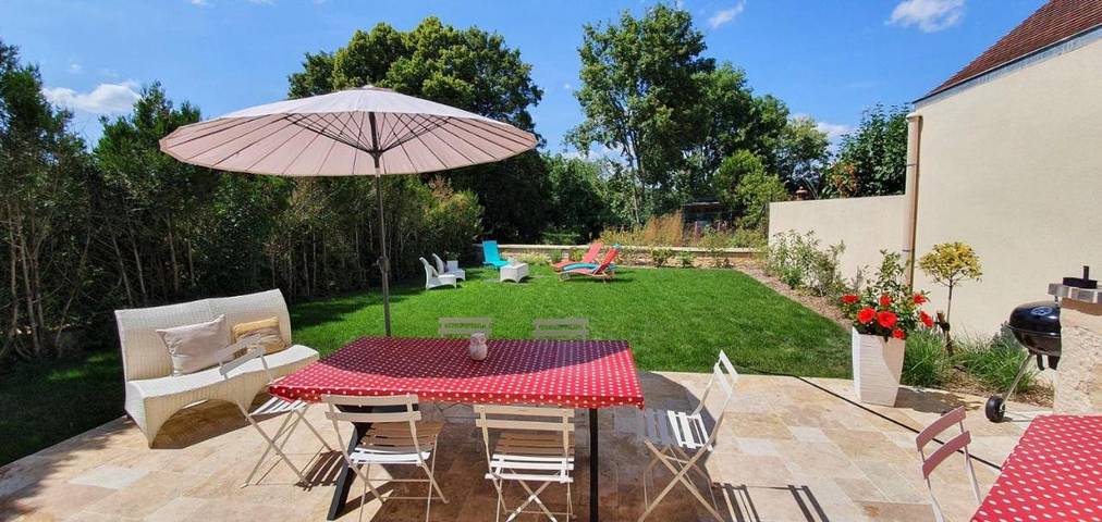 Location de vacances pour 10 personnes, avec terrasse dans Asnières-sous-Bois