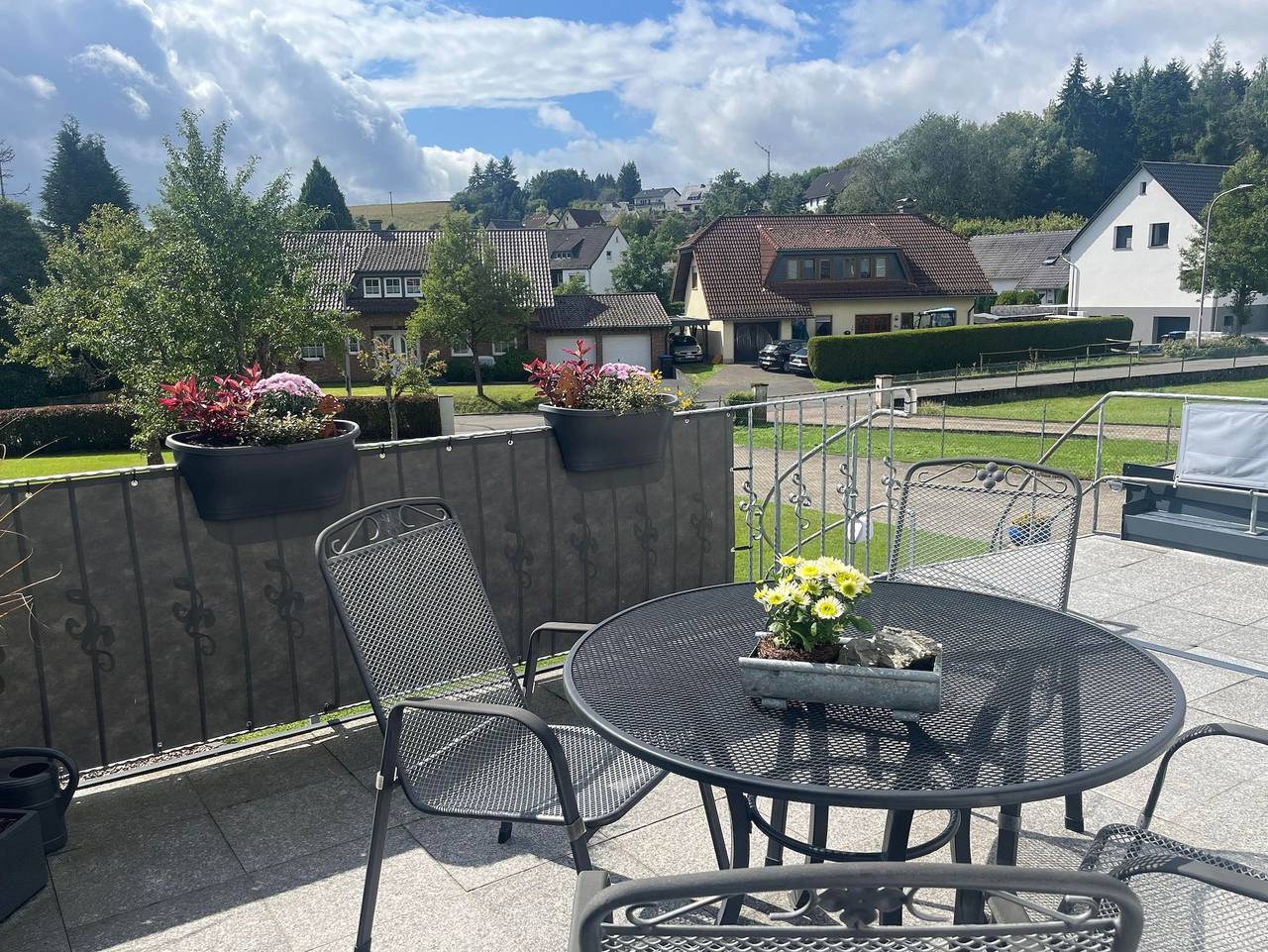 Ganze Ferienwohnung, Ferienwohnung Thönnes - 2-Bett-Ferienwohnung Dusche/Wc, 1 Schlafraum in Oberstadtfeld, Vulkaneifel