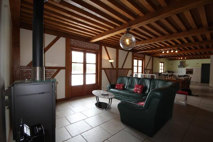 Gîte pour 10 personnes, avec terrasse et jardin, animaux acceptés