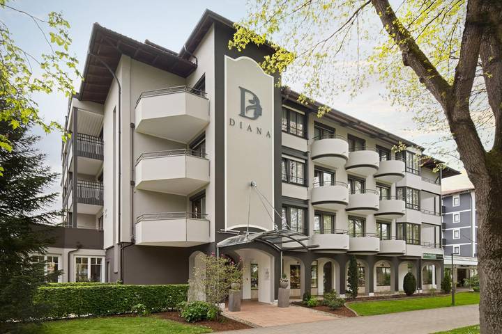 Hotel, mit Balkon und Balkon/Terrasse sowie Terrasse und Pool