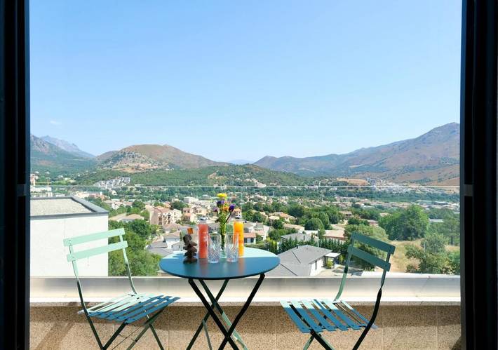 Appart’hôtel pour 2 personnes, avec Balcon ainsi que Terrasse et Vue