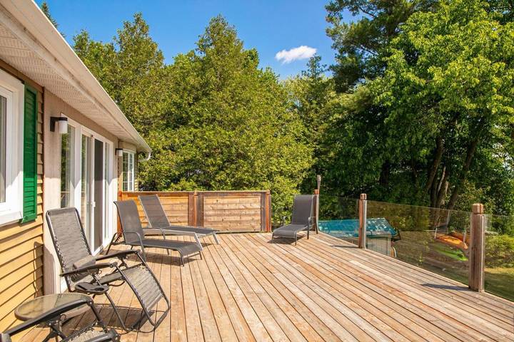 Gîte pour 12 personnes, avec vue sur le lac et jardin, animaux acceptés dans Sherbrooke - 3