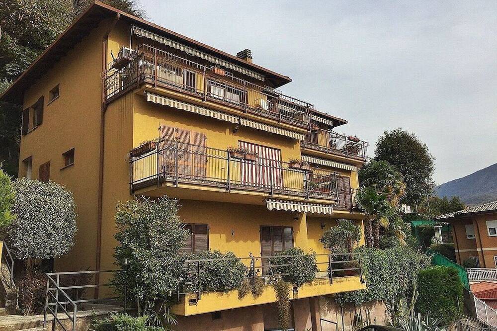 Appartamento intero, Pandora 1 lake view apt. in residence with pool in Maccagno, Maccagno con Pino e Veddasca