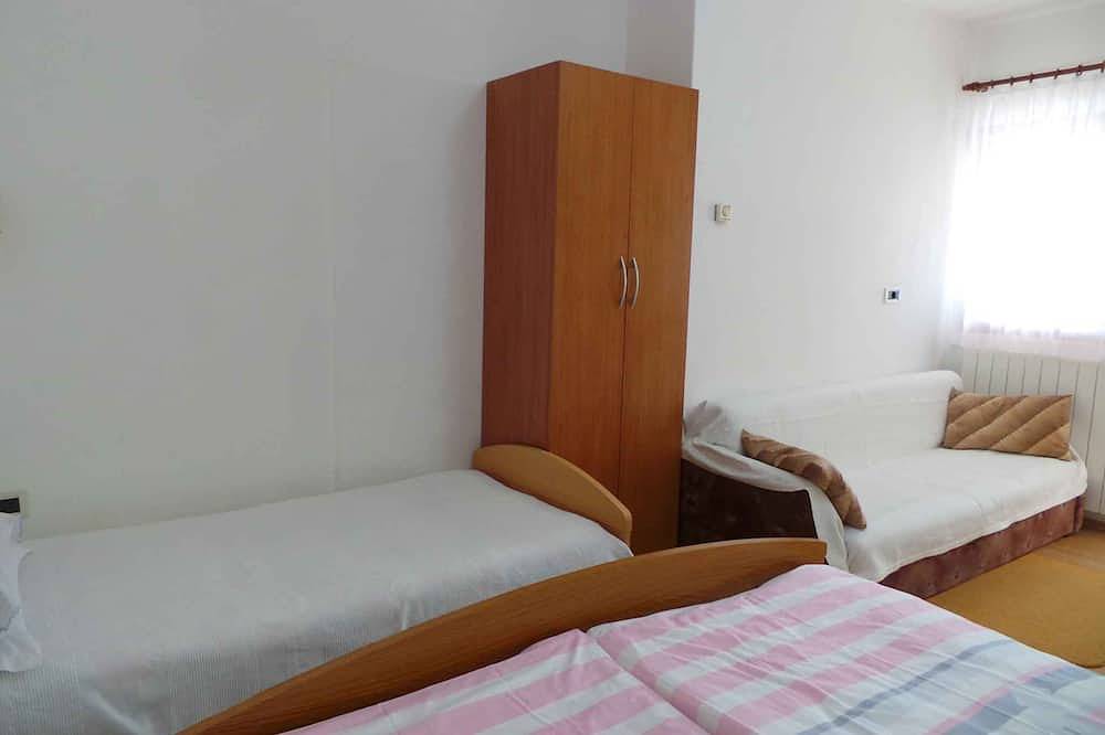 Ganze Wohnung, Ferienwohnung mit Ausblick zum Meer in Raša, Ostküste Istrien