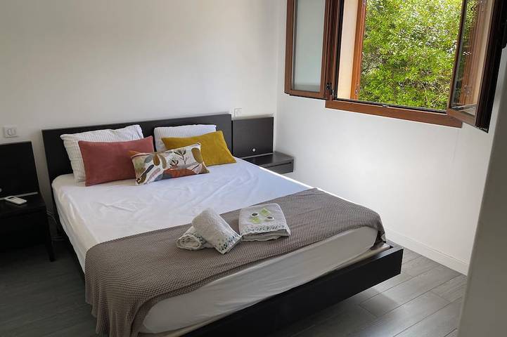 Location de vacances pour 5 personnes, avec terrasse et jardin dans Plage d'Abartello - 2