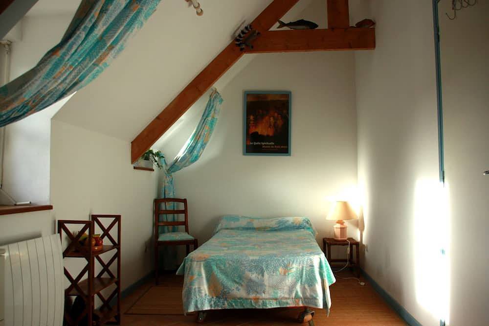 Comfortable, functional and quiet longère. 1km from Pont Aven in Pont-Aven, Côte de Cornouaille