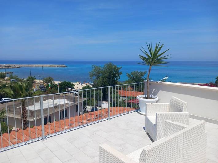 Appartamento per 5 persone, con Balcone e Terrazza nonché Giardino e Panorama a Parghelia