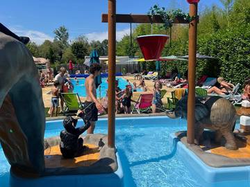 Tente pour 5 personnes, avec bassin pour enfant en Indre-et-Loire