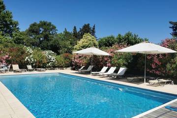 Gîte pour 6 personnes, avec jardin, animaux acceptés à Mollégès