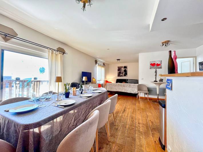 Ganze Wohnung, Appartement Gaboureaux mit Bergblick, privater Terrasse, direkt an der Skipiste in Chamrousse, Nationalpark Écrins