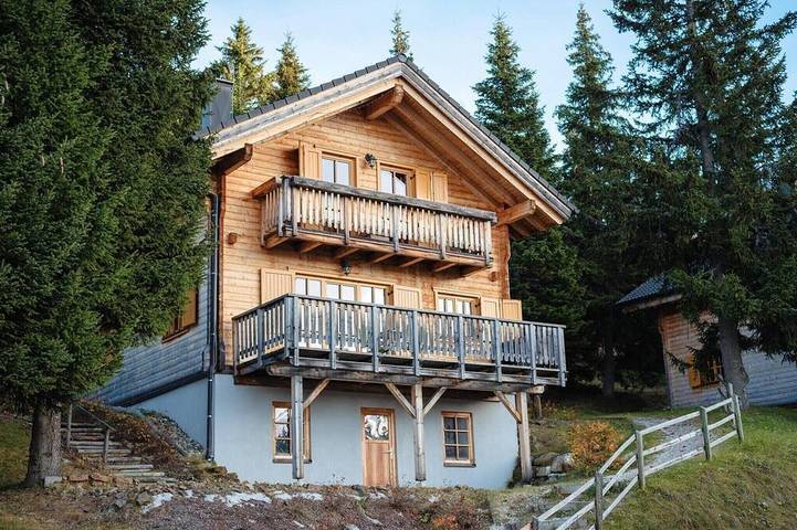 Ferienhaus für 8 Personen, mit Balkon und Pool, mit Haustier