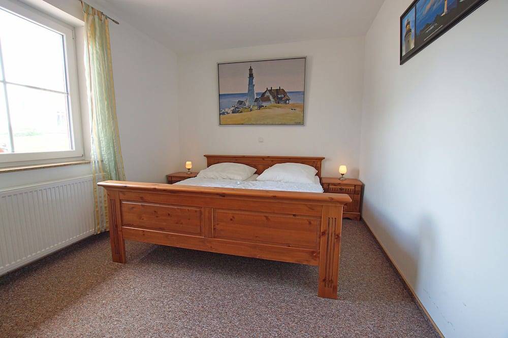 Villa Jenny mit Außenpool - 350 m Zum Ostseestrand in Wohlenberg, Klütz