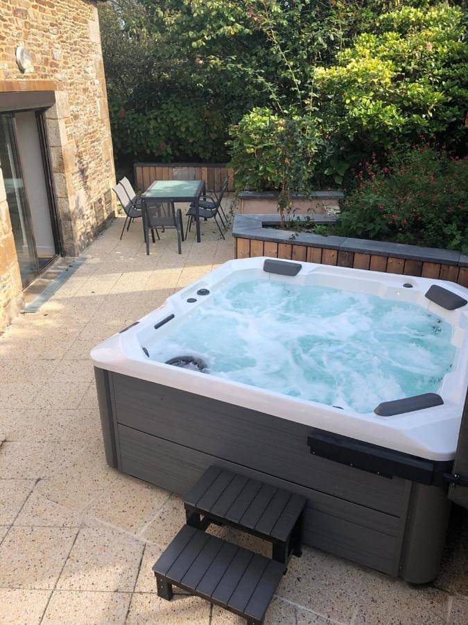 Location de vacances pour 6 personnes, avec jardin et vue à Sougéal - 2