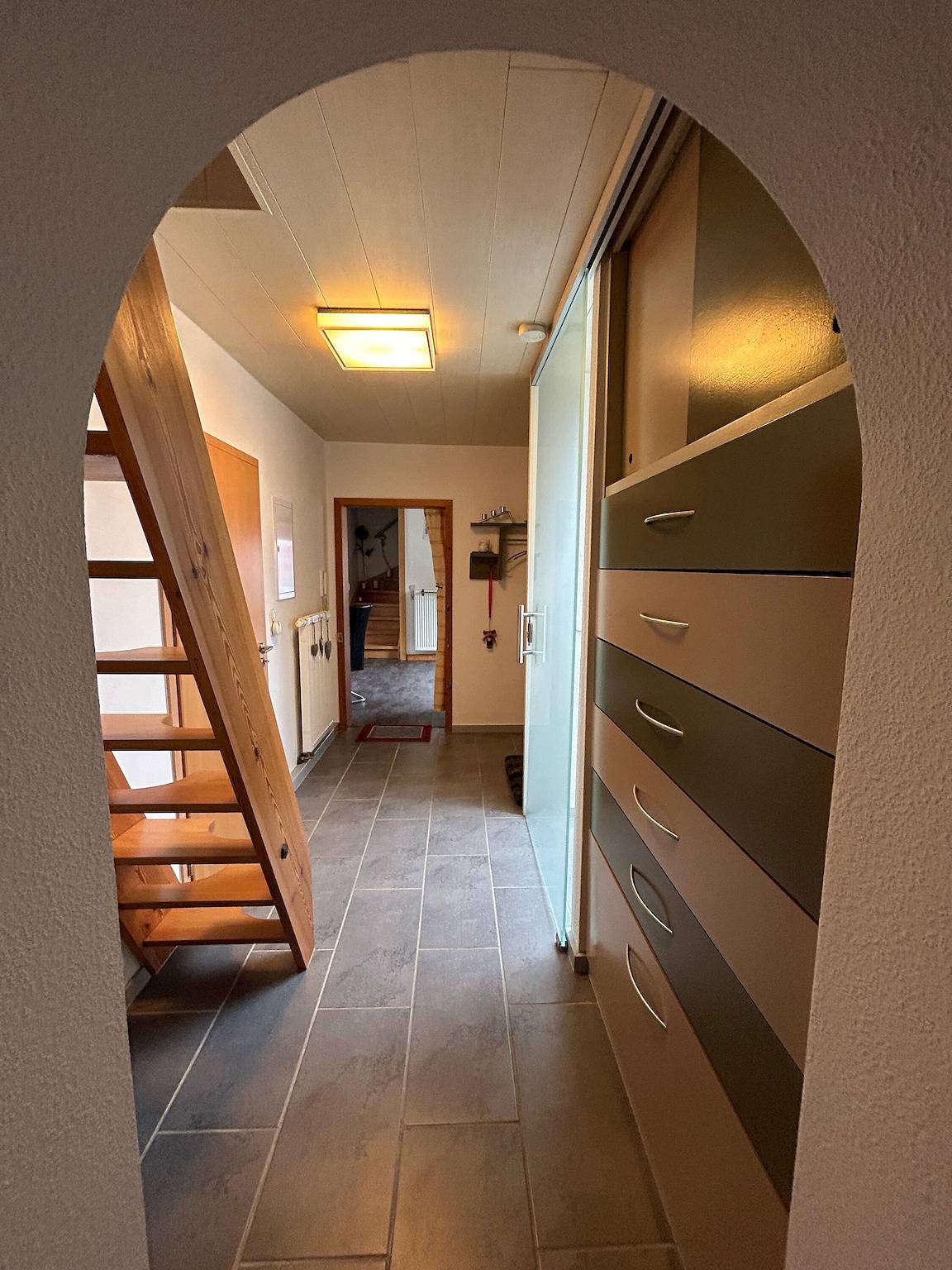 Ganze Wohnung, Apartment 'Ferienwohnung am Rosenberg' mit Gemeinschaftsgarten, Wlan und Klimaanlage in Stockach, Landkreis Konstanz
