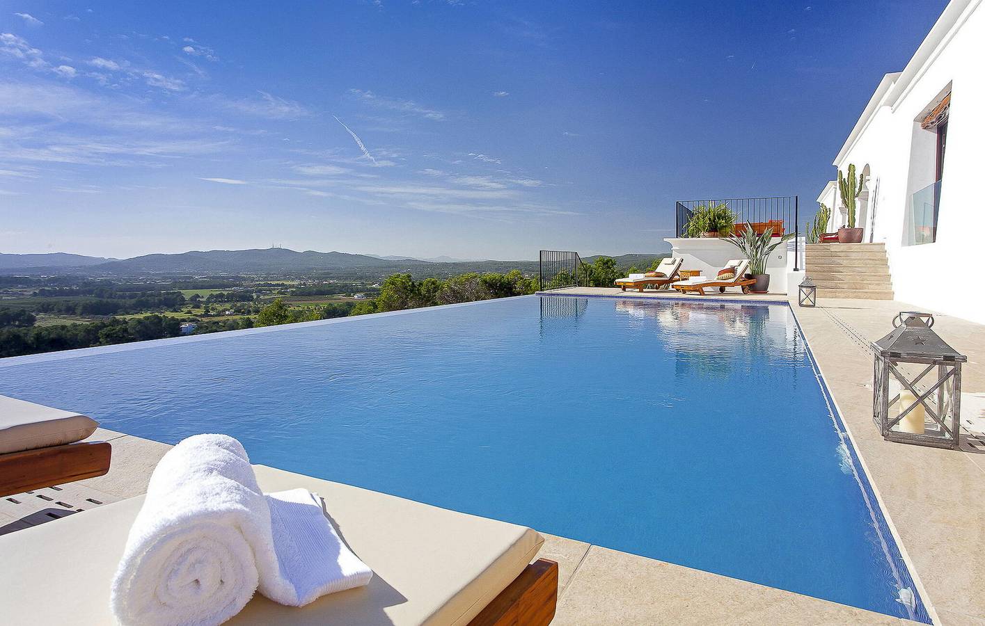 Sonniger Rückzugsort mit Pool und Terrasse, Parken inbegriffen in Sant Joan de Labritja, Ibiza Norden