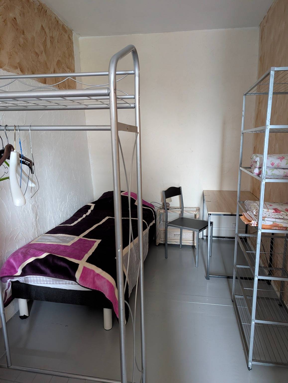 Appartement entier, Appartement « Gîte Chez Mémé » avec Wi-Fi in Assieu, Région de Vienne
