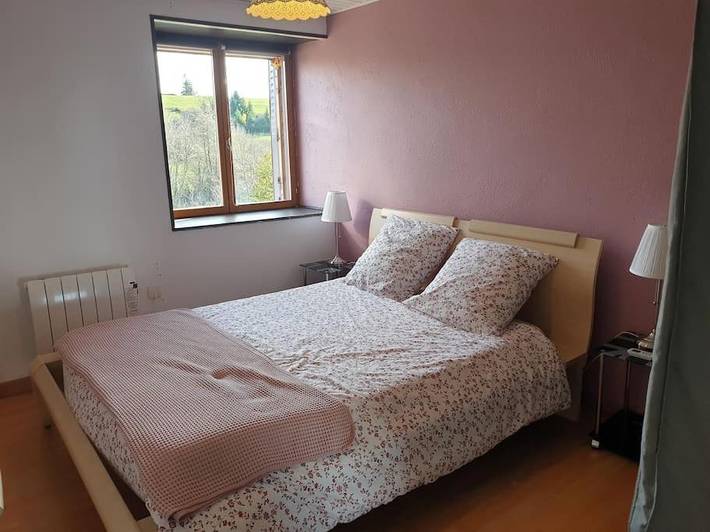 Location de vacances pour 12 personnes, avec jardin ainsi que vue et terrasse à Tauves - 3