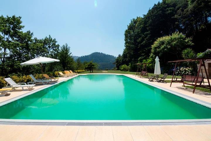 Casa de férias para 3 pessoas, com jardim e piscina e ainda terraço em São Pedro do Sul