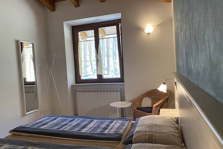Ganze Wohnung, Villa Carlotta Typ C1, toller Blick, großer Balkon, 300m zum See, 4-5 Pers. in Idro, Gardasee-Berge