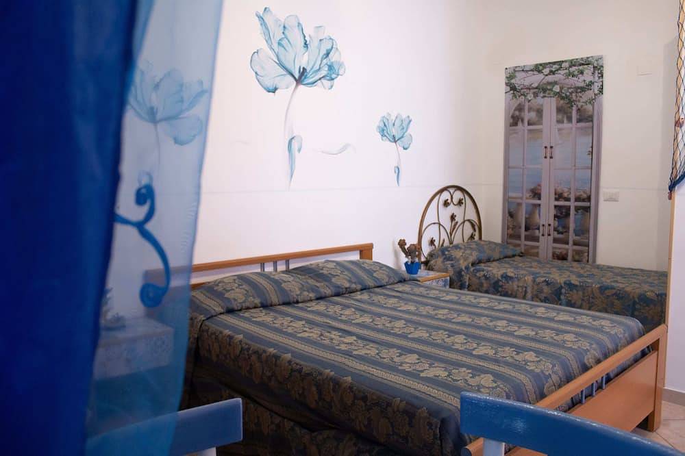 Entire apartment, Apartment \"Étoile de Mer\" - Holiday home by Vicenta in Marina di Camerota, Camerota
