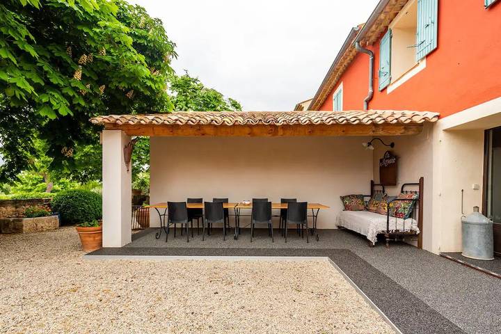 Gîte pour 8 personnes, avec jardin ainsi que terrasse et piscine à Saint-Jurs - 2