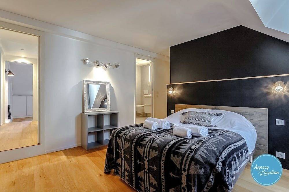 Villa Mont Baron – Lake View & 4 Suite Bedroom in Veyrier-du-Lac, Annecy region