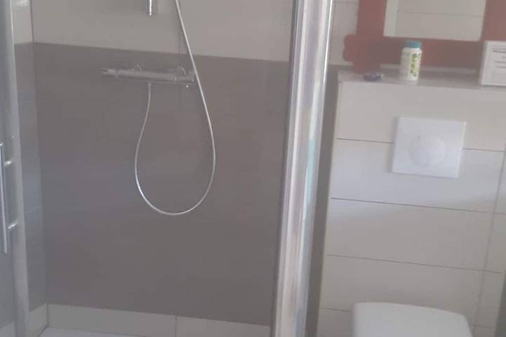 Gîte pour 3 personnes à Saint-Étienne-de-Montluc - 2