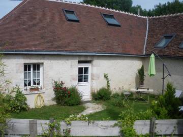 Gîte pour 2 personnes, avec jardin et terrasse à Monteaux