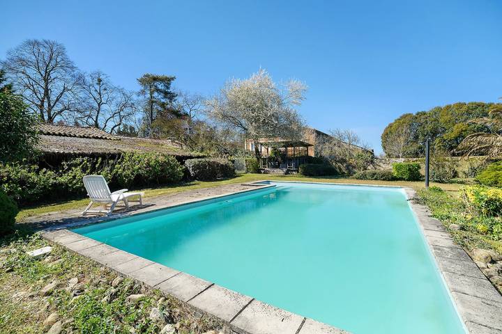 Gîte pour 9 personnes, avec Jardin dans Rieucros, Ariège