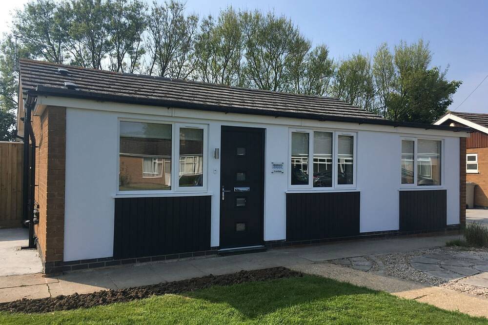 Seaways Holiday Cottage - 3 bed, 2 bath, dog friendly bungalow near beach in Sutton on Sea, Lincolnshire