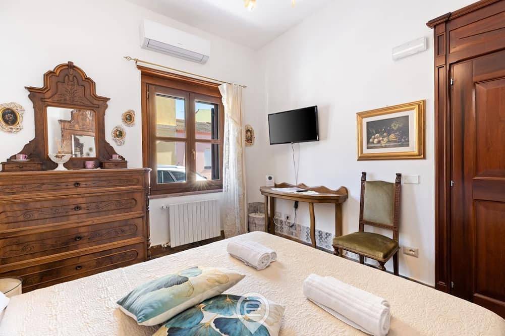 Domo Antico Borgo - Royal Room in Oristano, Campidano