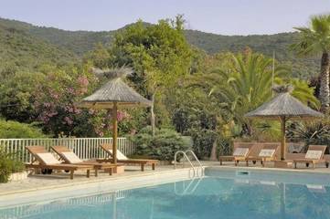 Cottage pour 2 personnes, avec piscine et jardin à Serriera