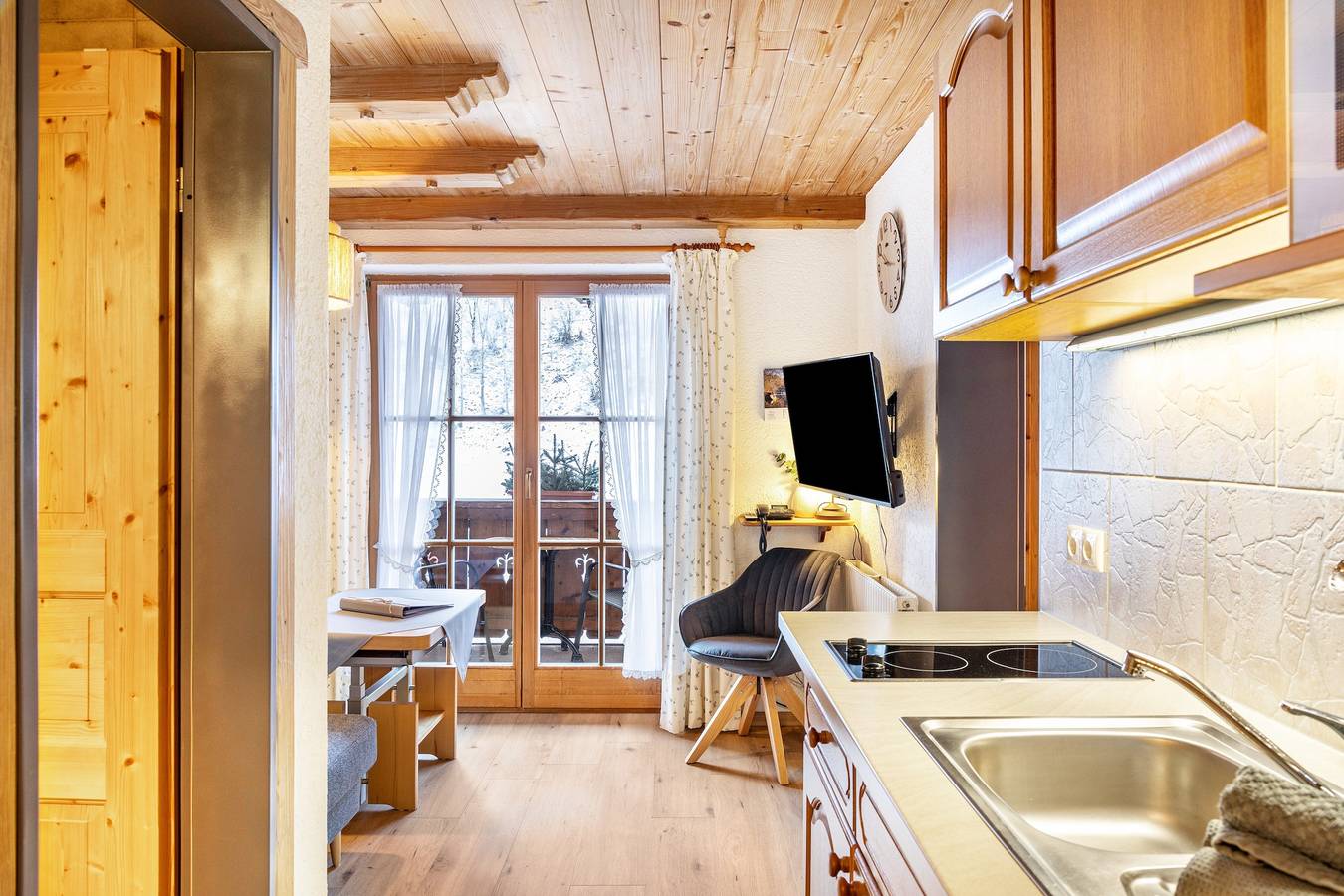 Appartement 'Höllental' met bergzicht, balkon en wifi, foto 7