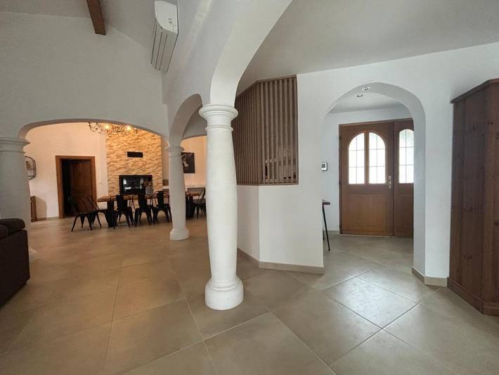 Location de vacances pour 12 personnes, avec jardin ainsi que vue et piscine, animaux acceptés à Magalas - 4