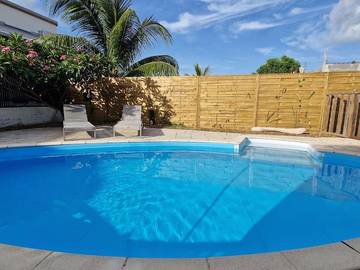 Location de vacances pour 6 personnes, avec piscine et jardin dans Port-Louis Guadeloupe