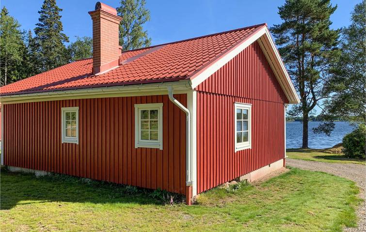 Ferienhaus für 4 Personen, mit Terrasse und Garten sowie Seeblick in Nässjö