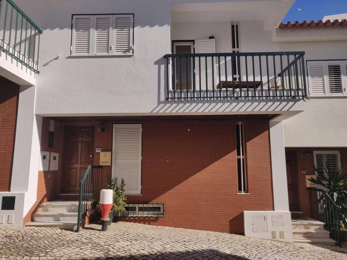 Quiet Breeze House - Sesimbra in Praia da Califórnia, Sesimbra