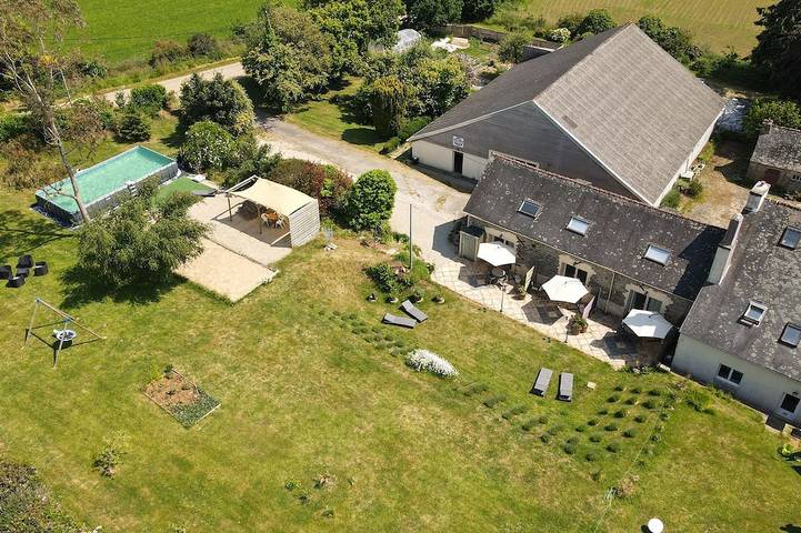 Location de vacances pour 4 personnes, avec piscine et sauna ainsi que bassin pour enfant et jardin à Trégourez - 4