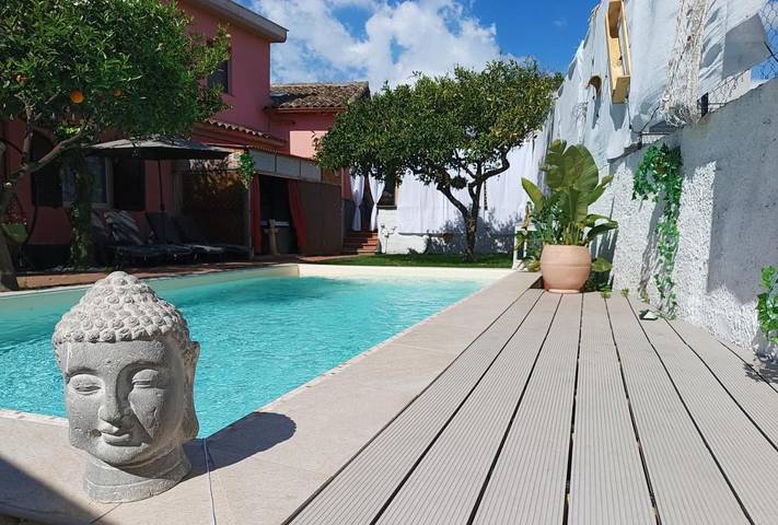 Casa de vacaciones para 12 personas, con vistas y piscina además de sauna y jardín - 1