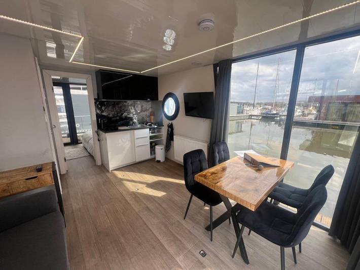 Bateau pour 2 personnes, avec terrasse et vue sur le lac dans Monnickendam - 3