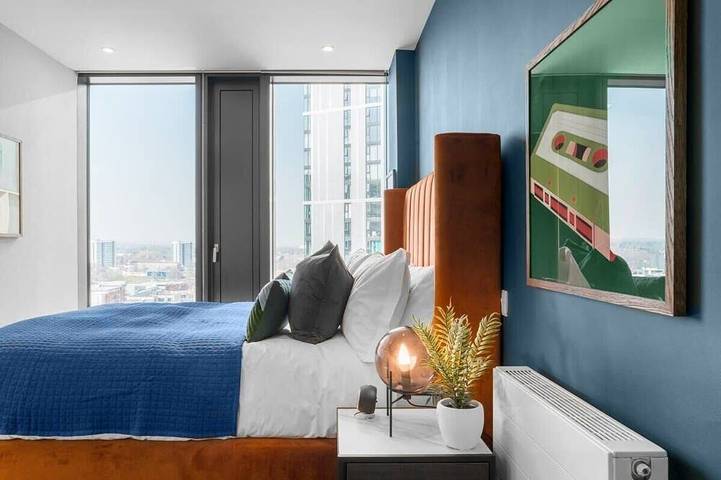Entire apartment, Your Perfect Stay l The Mercian Bldg., 218 Broad Street, Birmingham B15 1Ay in Birmingham, Birmingham Area