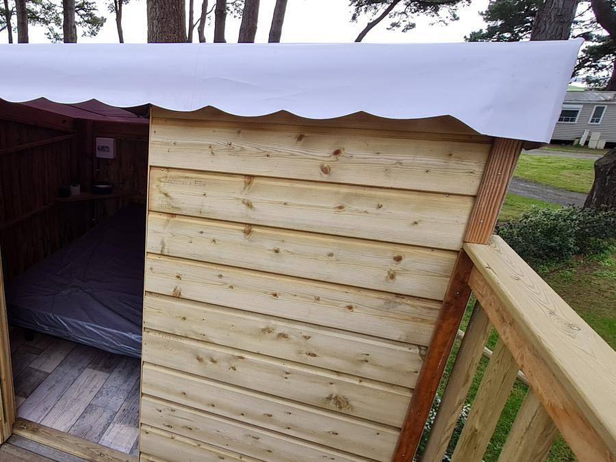 Camping Ushuaïa Villages L'estuaire - Unique 2 personnes - Camp'Étoile - Structure bois et toile + électricité - village Vélo in Paimbœuf, Vallée de la Loire