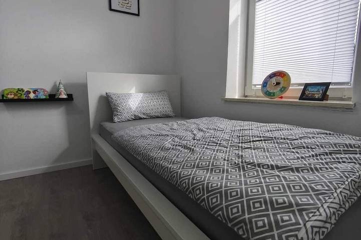 ***Familienfreundliche Ferienwohnung nahe Legoland mit Terrasse & Parkplatz *** in Legoland Deutschland, Günzburg