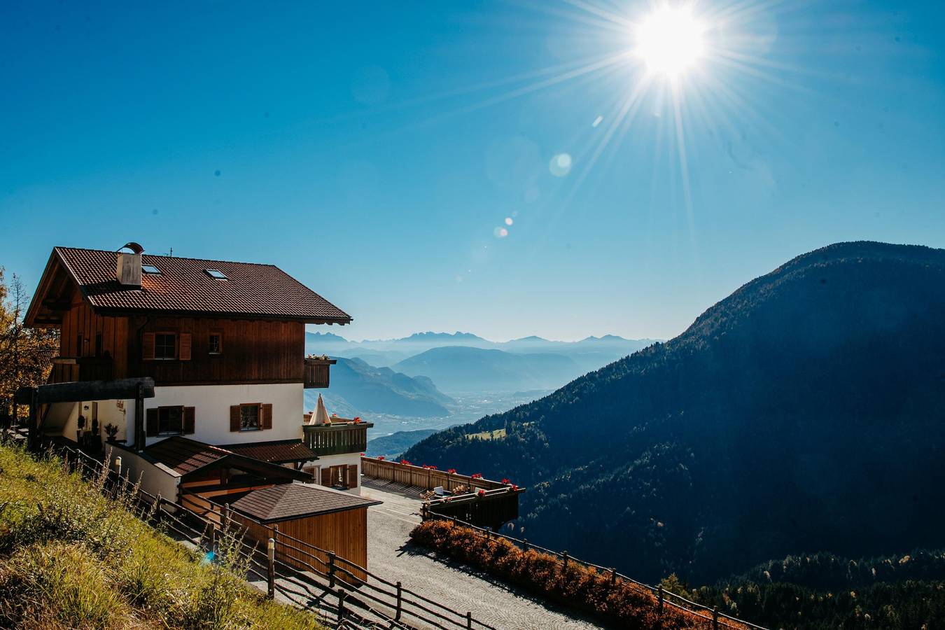 Ganze Wohnung, Ferienwohnung 'Andreas - Gallhof' mit Bergblick, privater Terrasse und Gemeinschaftsgarten in Völlan, Lana