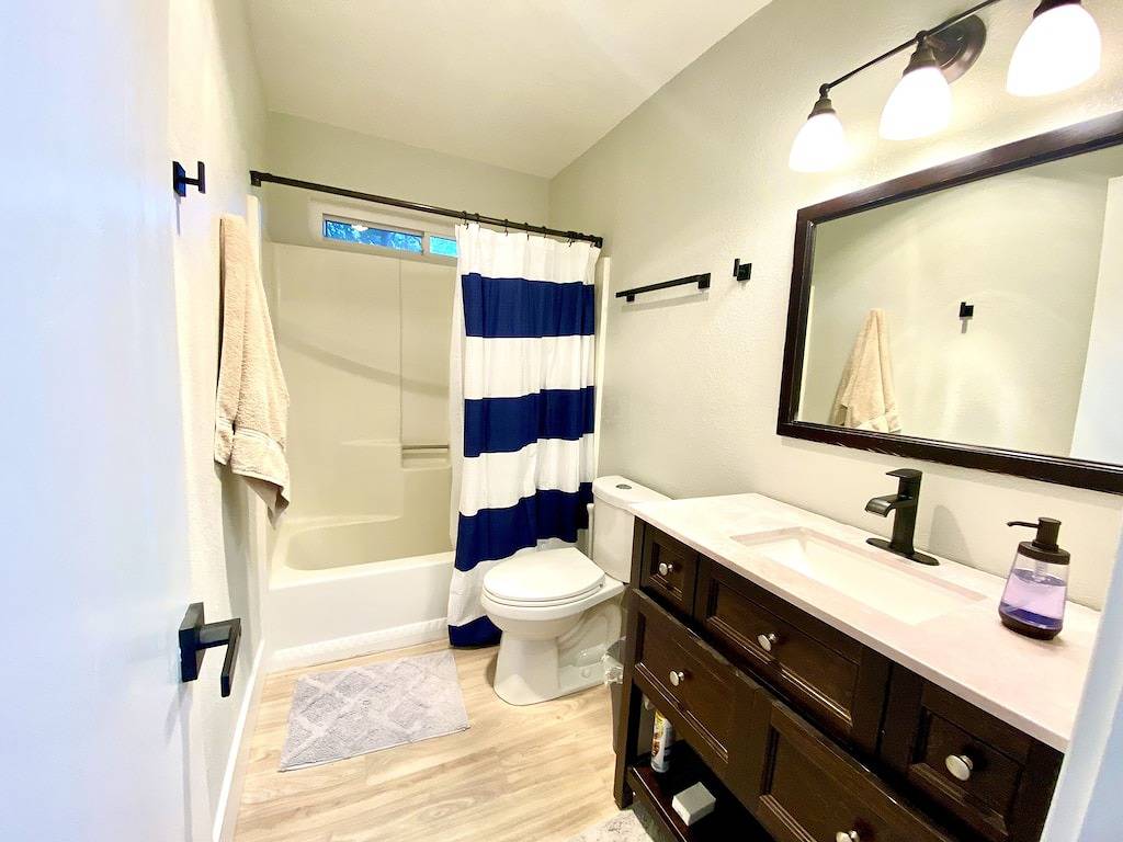 Ganze Wohnung, Tahoe Mountain Condo with Tree Filtered Lake Views. in Kingsbury, Heavenly