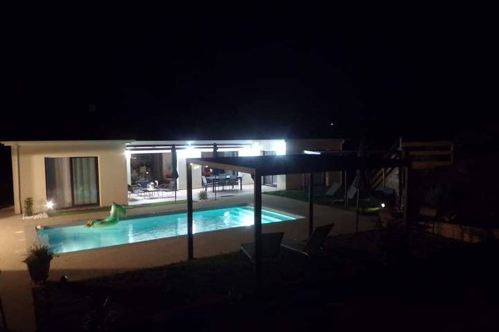 Villa pour 8 personnes, avec terrasse et jardin - 1