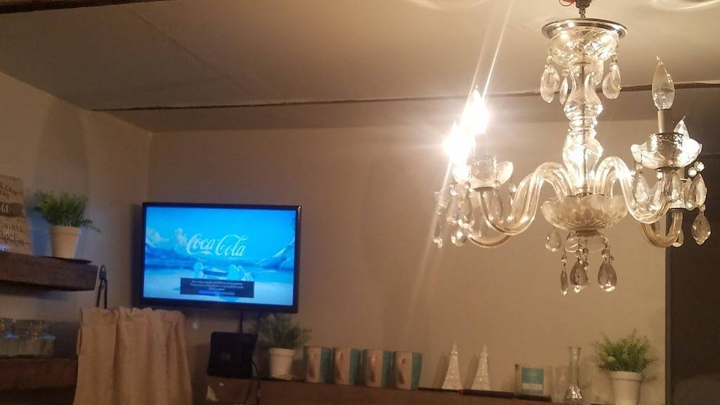 Tinyhouse im Hinterhof des eingezäunten Grundstücks gelegen. in Atlanta, Fulton County