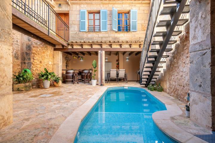 Finca mit Whirlpool für 8 Personen, mit Balkon und Whirlpool auf Mallorca Inselmitte