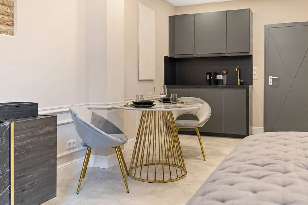Ganze Wohnung, New | Luxus Studio | Center | Netflix | Kingbed in Augsburg-Innenstadt, Augsburg